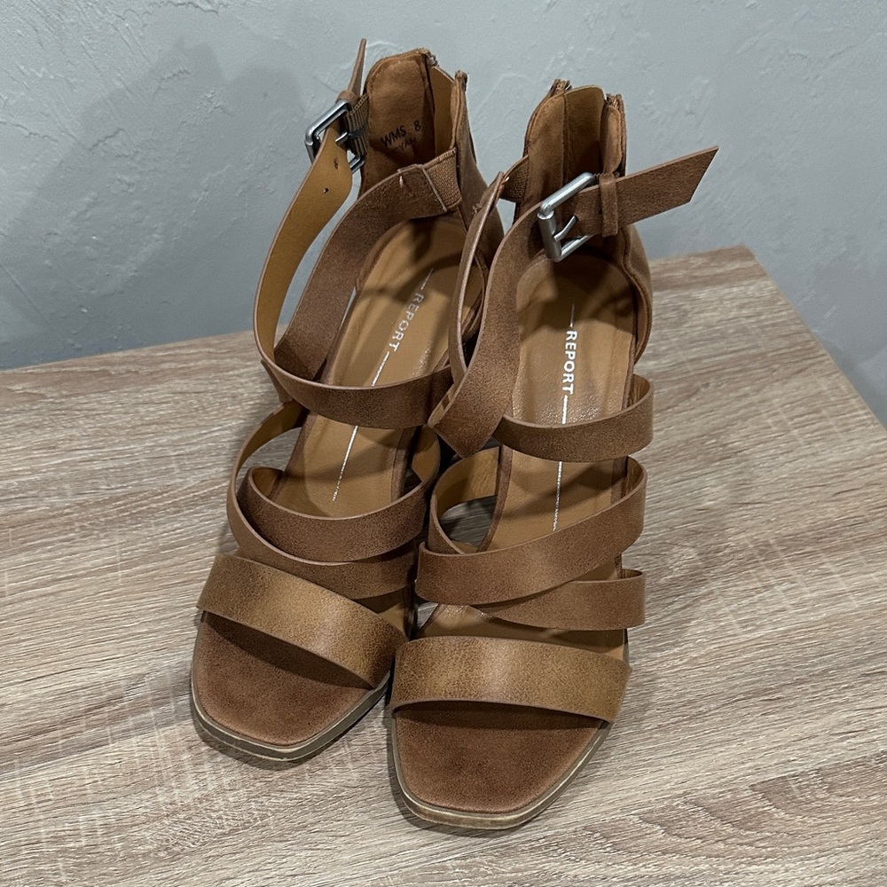 Report Women's Brown Strappy heels